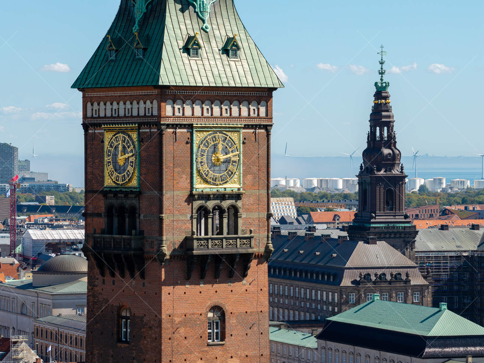 Rådhustårnet og Christiansborg tårn i København